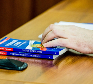 Кухонный боец ответит в суде за сломанный нос жительницы Якутии