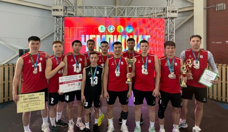 Волейболисты Олекминского района завоевали серебро на чемпионате республики