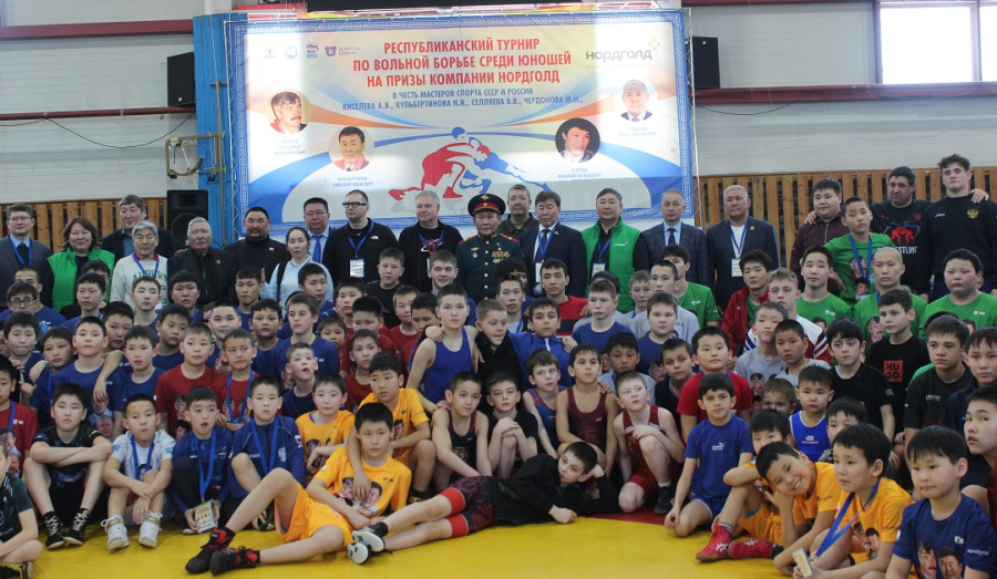 185 борцов принимают участие в республиканских соревнованиях в Олекминске